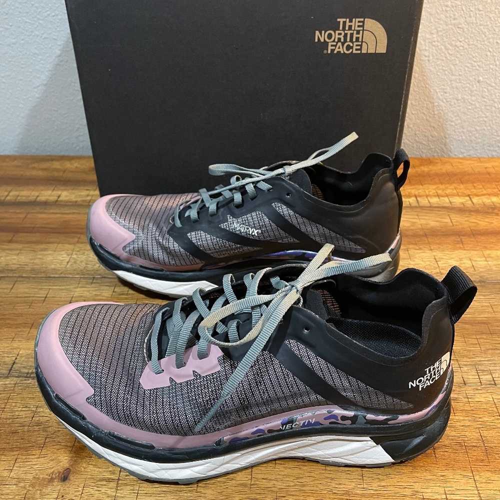 NORTH FACE Women's Vectiv Infinite Ltd athletic shoe US 7 Woodrose / Black